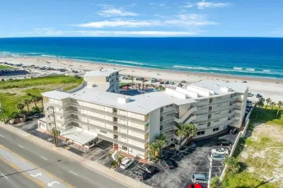 Oceanfront Condo w/ Private Balcony - Pools Open and Direct Beach Access