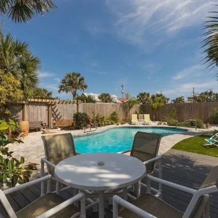 Large Pool. Private Beach Path. Vilano Beach House Closest to Historic St. Aug.