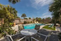 Large Pool. Private Beach Path. Vilano Beach House Closest to Historic St. Aug.