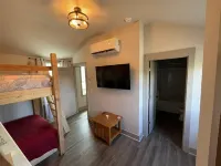 New Cabin with many amenities! Trail systems. Sleeps 8! Royal blue brimstone