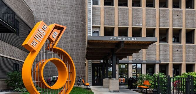 Modern Condo Near the Heart of Downtown la Crosse and All it Has to Offer! ラ・クロスのホテル