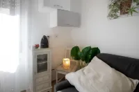 Convenient for Motorway (Però Exit) and for Those Using Public Transport ( Però)