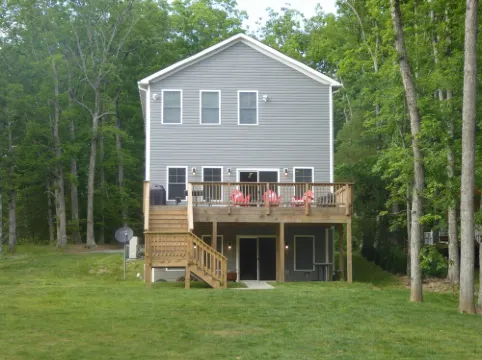 Beautiful Waterfront Home On Lake Anna