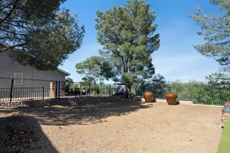 Luxury Three Bedroom Home with Amazing Views Near Sedona & Wineries
