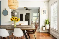 Renovated Townhouse Walk to All