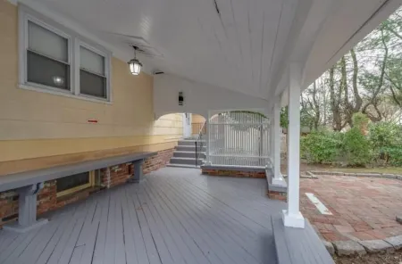 Chic, Modern & Cozy~Walk to Train~Free Parking NYC