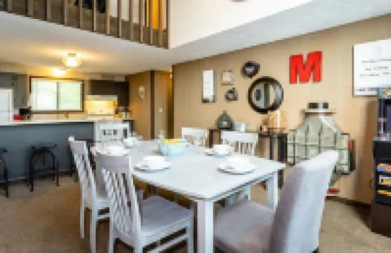 Massanutten Getaway - Next to Slopes and in the Heart of the Resort Hotel a 