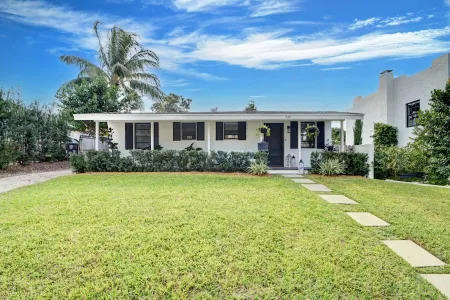 Black Flamingo: Flamingo Park Walkable, Pet Friendly, Fenced In Yard Отели рядом с достопримечательностью «Downtown West Palm Beach»