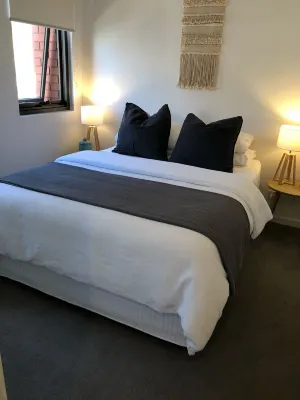 New apartment in the historic West End close to cafes bars and restaurants.