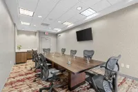 Hilton Garden Inn Syracuse Отели в г. Де Витт