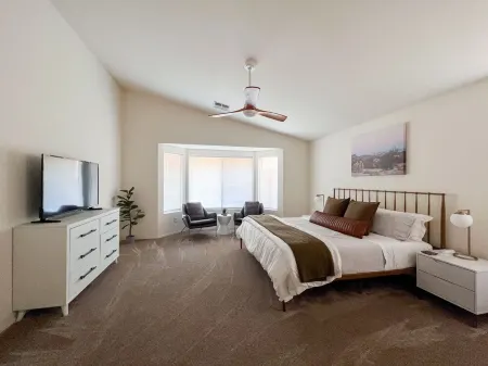 Sunny Desert Escape with Heated POOL! Near Spring Training, Stadium & Westgate