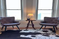 The Secretariat; A Cozy two bedroom Downtown loft apartment Hotels in Lawrenceburg