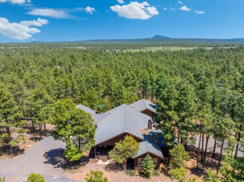 Modern Cabin in Show Low, AZ: Sleeps 10 - Perfect for Family Getaways!