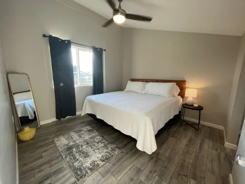 Cozy MidCentury • EntireApt 1-Bed/1-Bath