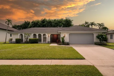 7 min Beach Walk 🏖 Pool 88° Arcade 🎮 Pool Table 🎱 8 bikes 🚴 Selfie Wall🤳 Отели рядом с достопримечательностью «Парк Каксамбас Бот»