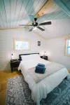 Black Mtn Cottage w/ hot tub + dog friendly - 20 min to Asheville
