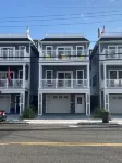 Luxury Multi Floor Single Family with Roof Deck & Hot Tub 4/5 Bedrooms 3.5 Baths