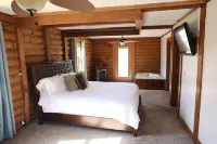 Spacious 5-Bedroom Home on Lake Cumberland! Hotels in Burnside