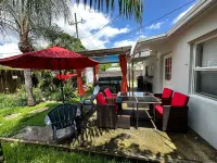 House with hot tub near the Beach. We’re pet-friendly! Silver City 주변 호텔