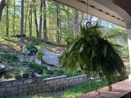 Charming 5-Bedroom Home by the Sea Отели в г. Манчестер-бай--Си