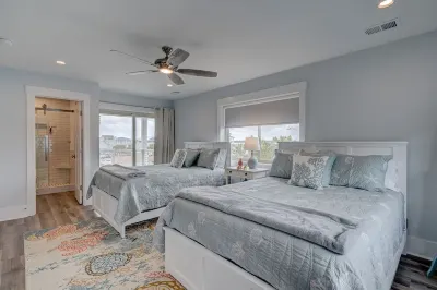 Beautifully Renovated 4Br Home / 2nd Row / Ocean Views + Parking for 5 Vehicles 케이프 피어 뮤지엄 오브 히스토리 앤드 사이언스 주변 호텔
