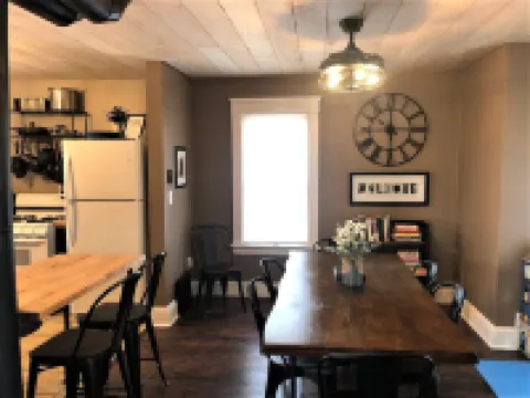 Jefferson House near the Square, Cozy & Clean, Close to Everything!