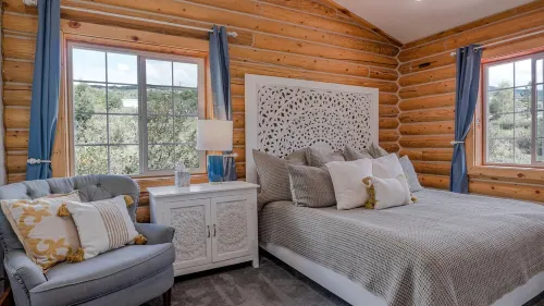 Luxury Cabin at Mirror Lake Retreat