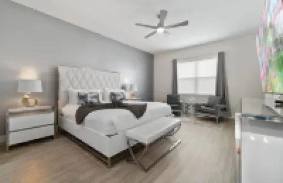 CLOSE TO DISNEY / FREE SHUTTLE / PRIVATE POOL AND SPA