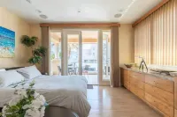 Life’s a beach…house with gorgeous ocean&pier views. A few steps to the waves.,.