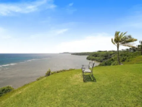 Seaside Haven- Oceanfront/Local Art/AC Hotels in Princeville