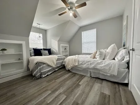 "Lake Front Point" Retreat located in quiet cove of Lake Wylie Отели в г. Юг Пойнт