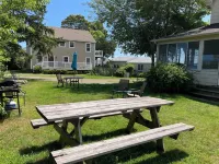 2-Bedroom Apt Near Hampton Beach