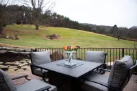 Beautifully Renovated Farmhouse at Maple Sugar Camp.
