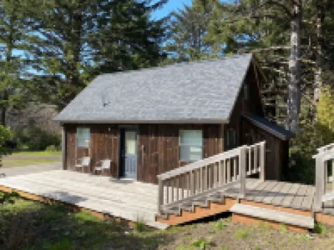 Bob Creek Studio - across from Bob Creek Beach, Forest.