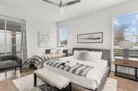 Always A Guest Favorite! Luxury 3 Level Home+ Huge Rooftop Deck w/TV, Fireplace!