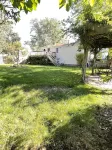 Newport’s garden house near beach . Convenient Hotel in zona Aull Pilates & Movement Studio