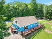 The Blue Llama | Pets OK | Llama Loft | Fire Pit | Fenced Yard | Off Nelson 151