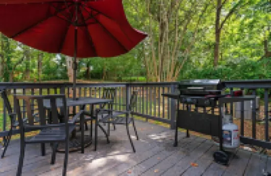 4 Beds 2 King Pet Friendly Serene Retreat Hotels in Belvedere Park