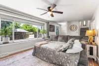 25mins to Denver*Red Rocks*Hot Tub*2 Fire Pits, 1.5hrs to skiing, Pet Friendly Hotels near Hine Lake