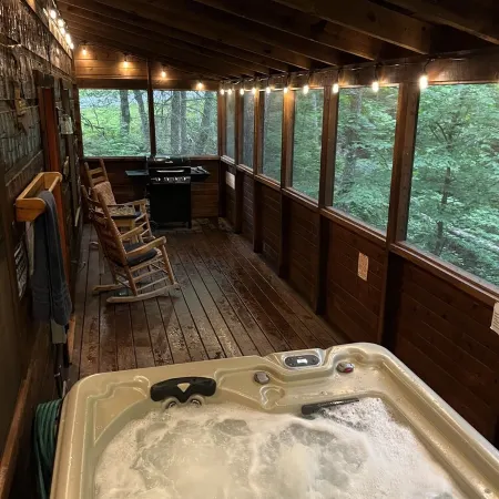 Private Smoky Mountain Cabin – Hot Tub & Serenity