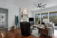 NEW Austin Hill Country -Modern, comfortable, private home - pool, fire pit, 4bd