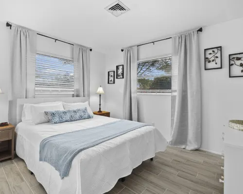 Lakefront Pool Home-Venice, FL Hotels in Venice Gardens