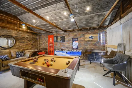 Amazing 4 Bedroom! 3 Full Bath! House in the Heart of Downtown Murfreesboro! Отели рядом с достопримечательностью «The Ascent»