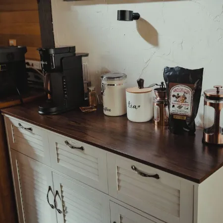 North Cascades Getaway – Off-Grid Riverside Cabin with Wood-Fired Hot Tub