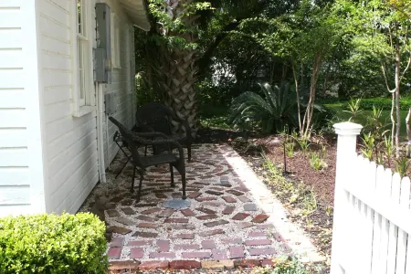 Historic Bonny Cottage in downtown Beaufort SC