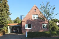 Holiday house in the center of Jever - In the house time-out, outside Frisian-tart