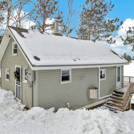 Knife Edge Escape - Cozy Lakeside Cottage Getaway with Views of Mt. Katahdin