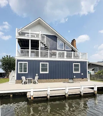 Sunset Water View home Bethany Beach! Short Walk to Beach! Hotel dekat Viking Amusements and Thunder Lagoon Waterpark