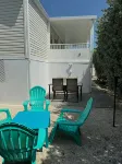 Wonderful Chalet, with Terrace & Private Patio – 20 miles from Key West.