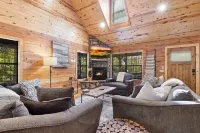 Indulge in a Timeless Cabin Getaway with Thrilling Outdoor Adventures! 🏞️🔥